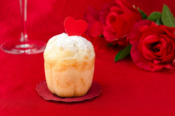 Картинка еда пирожные кексы печенье розы сердечко ромовая баба