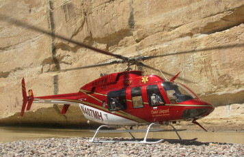 Картинка авиация вертолёты ущелье скалы речка вертолет