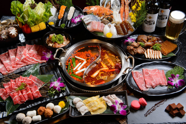 Обои картинки фото еда, разное, ассорти, блюда, китайская, кухня, суп, морепродукты, рыба, мясо, овощи