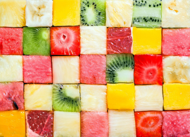 Обои картинки фото еда, фрукты,  ягоды, фруктовые, кудики, арбуз, банан, клубника, киви
