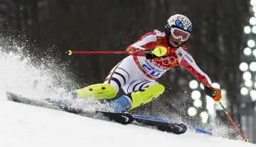 Картинка спорт лыжный+спорт олимпиада вираж спортсменка лыжница скорость сочи лыжи снег