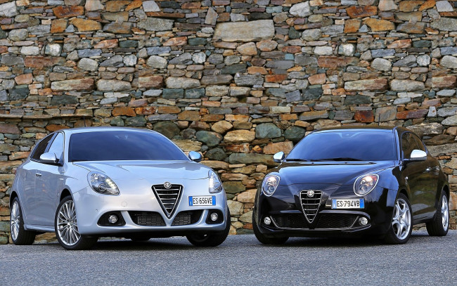 Обои картинки фото автомобили, alfa romeo, серебристый, черный, стена