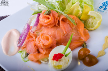 Картинка еда рыбные+блюда +с+морепродуктами зелень соус лук рыбное блюдо