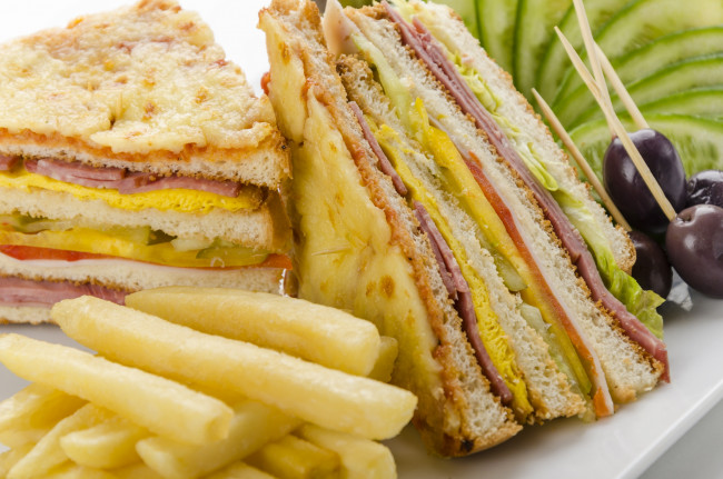 Обои картинки фото еда, бутерброды,  гамбургеры,  канапе, картофель, фри