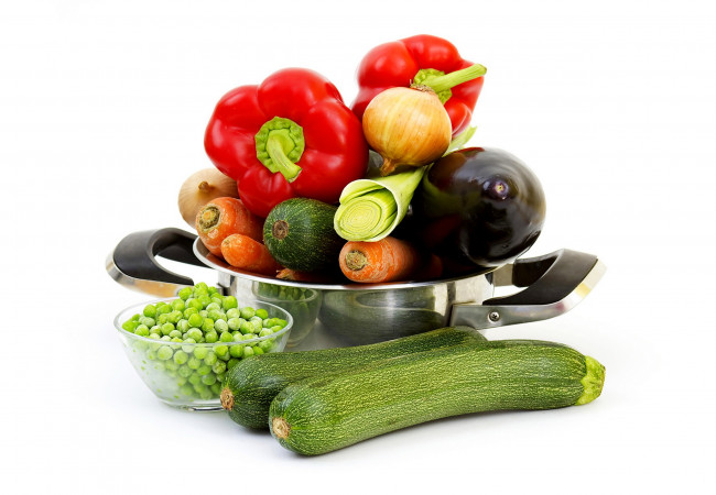 Обои картинки фото еда, овощи, белый, фон, зелень