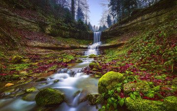 Картинка природа водопады скалы водопад камни деревья мох