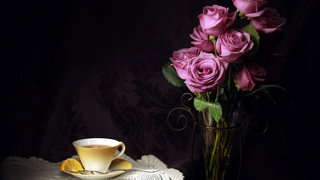 Обои картинки фото еда, напитки,  Чай, розы, букет, чай, лимон, чашка