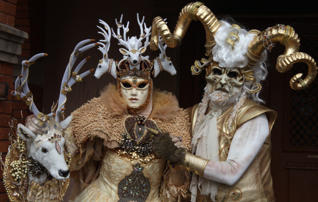 Обои картинки фото разное, маски,  карнавальные костюмы, олень, рога, костюмы, маска, карнавал, венеция