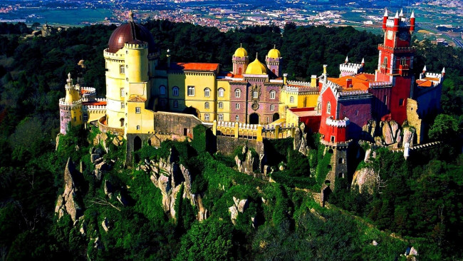 Обои картинки фото pena palace португалия, города, - дворцы,  замки,  крепости, pena, palace, португалия