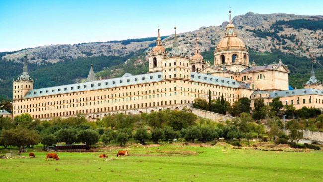 Обои картинки фото royal monastery of san lorenzo de el escorial, города, замки испании, royal, monastery, of, san, lorenzo, de, el, escorial