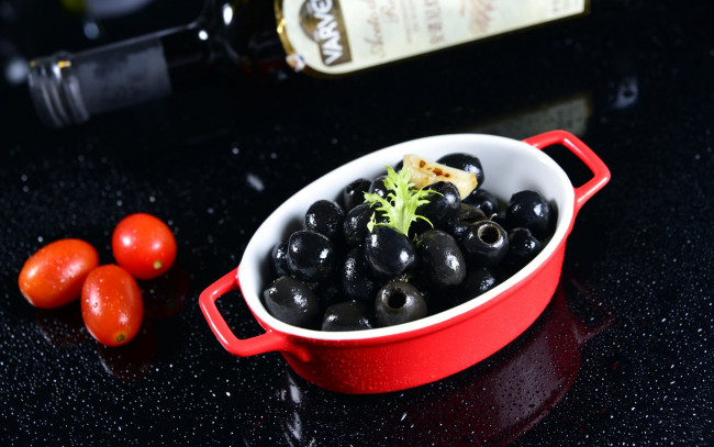 Обои картинки фото еда, оливки, маслины, помидоры, томаты