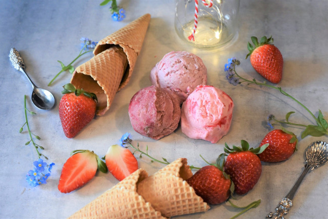 Обои картинки фото еда, мороженое,  десерты, лед, с, фруктами