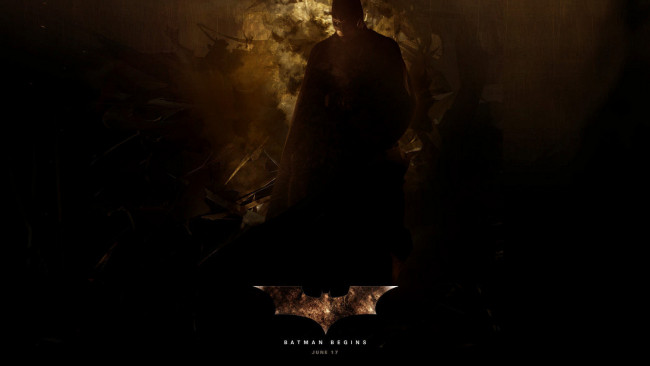 Обои картинки фото кино фильмы, batman,  begins, бэтмен, тучи