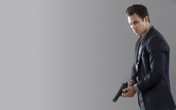Картинка мужчины milo+ventimiglia пистолет майло вентимилья