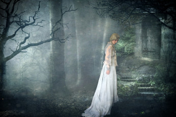 Картинка фэнтези девушки платье диадема лес