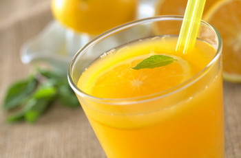Картинка еда напитки +сок апельсиновый сок апельсин мята трубочка