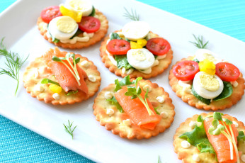 Картинка еда салаты +закуски зелень яйцо помидоры закуска лосось канапе соус крекеры