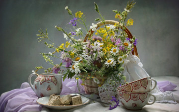 Картинка еда натюрморт ромашки посуда полевые цветы халва чашки букет лето