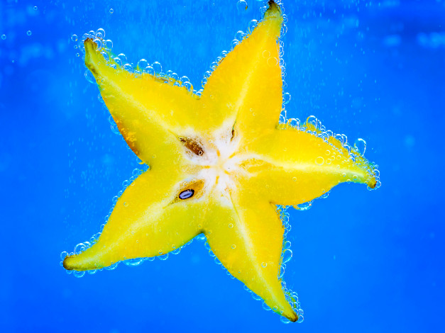 Обои картинки фото еда, карамбола, фрукт, звезда, вода, карамболь