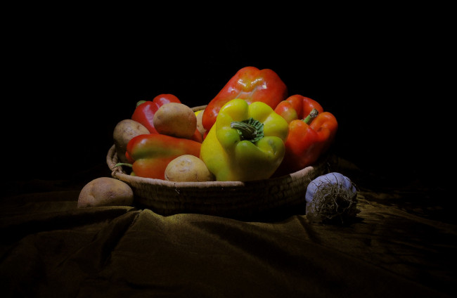 Обои картинки фото еда, овощи, картошка, перец