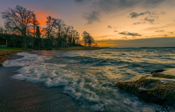 Картинка природа побережье дома море деревья швеция волны прибой вечер закат