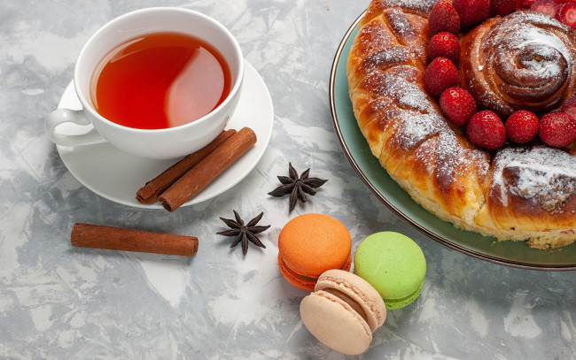 Обои картинки фото еда, пироги, макаруны, пирог, клубника, чай