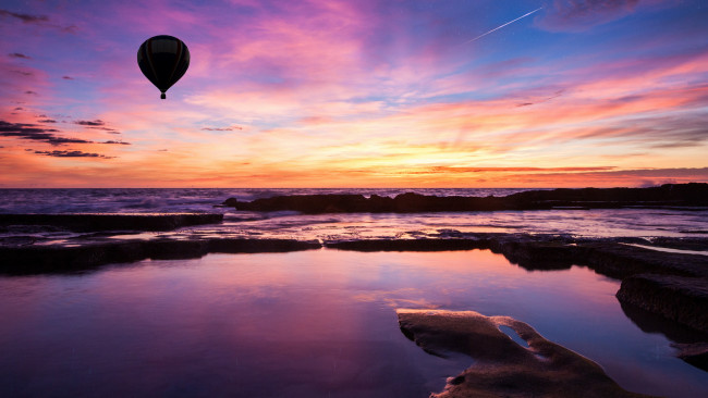 Обои картинки фото авиация, воздушные шары дирижабли, полет, шар, воздушный, небо, закат, море