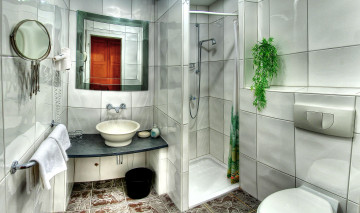 Картинка интерьер ванная туалетная комнаты умывальник зеркало душ