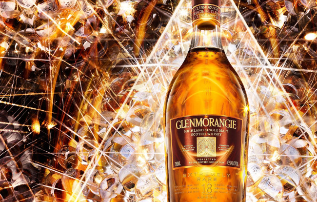 Обои картинки фото бренды, glenmorangie, шотландский, виски, бутылка, сияние