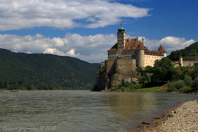 Обои картинки фото австрия, замок, schoenbuehel, города, дворцы, замки, крепости, река, обрыв