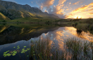 Картинка природа восходы закаты восход отражение озеро горы южная африка