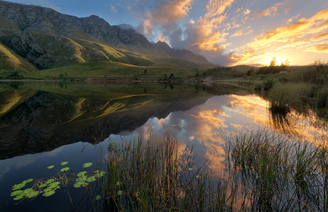 Обои картинки фото природа, восходы, закаты, восход, отражение, озеро, горы, южная, африка