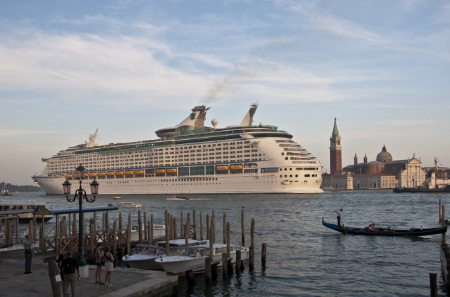 Обои картинки фото корабли, лайнеры, венеция