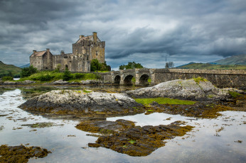 обоя eilean donan castle, города, замок эйлен-донан , шотландия, озеро, мост, замок
