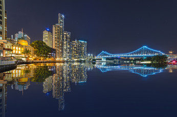 Картинка города -+огни+ночного+города ночь огни иллюминация узор цвет подсветка отражение город мост вода