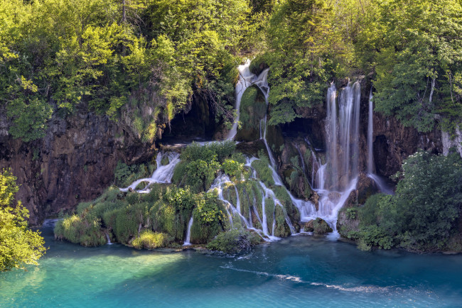 Обои картинки фото природа, водопады, лес, водопад, река