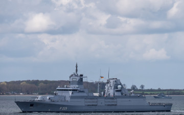 Картинка nordrhein-westfalen +f223 корабли фрегаты +корветы немецкий военно-морской флот вмс германии военный корабль северный рейн-вестфалия фрегат типа баден-вюртемберг