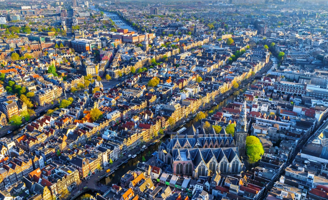 Обои картинки фото юйдеркерк , южная церковь,  амстердам,  нидерланды, города, амстердам , нидерланды, здания, дома, город, панорама