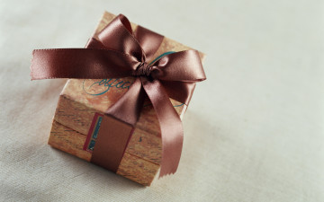 обоя праздничные, подарки, коробочки, бантик, подарок, коробочка, коричневая, лента
