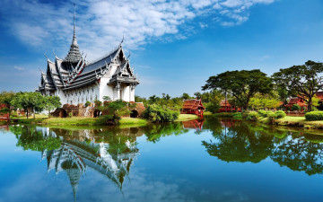 Картинка города -+буддийские+и+другие+храмы храм строение озеро природа пейзаж