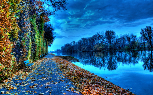 Обои картинки фото природа, реки, озера, скамейка, река, осень, деревья, листья