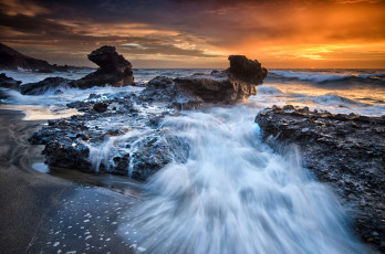 Картинка природа побережье испания пляж скалы закат
