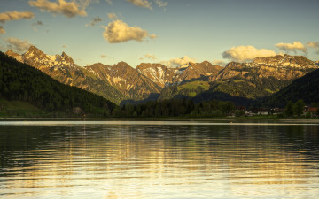 Картинка природа реки озера дома озеро горы