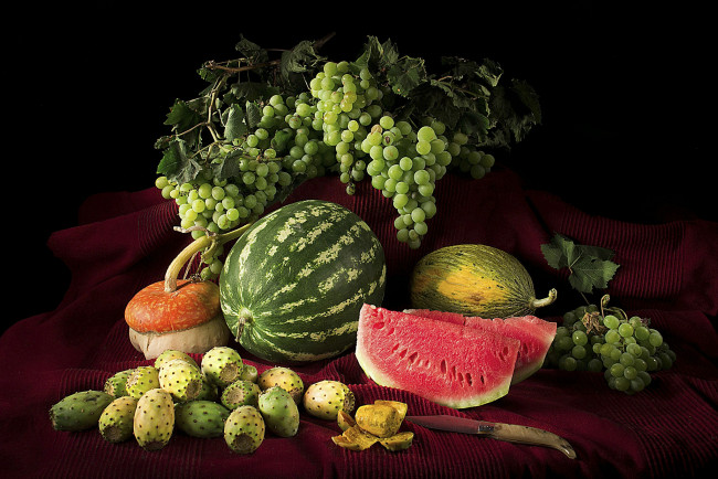 Обои картинки фото еда, фрукты и овощи вместе, виноград, тыква, арбуз, орехи