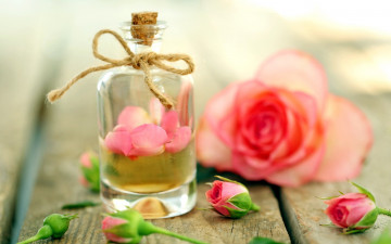 Картинка разное косметические+средства +духи розы масло флакон лепестки бутоны
