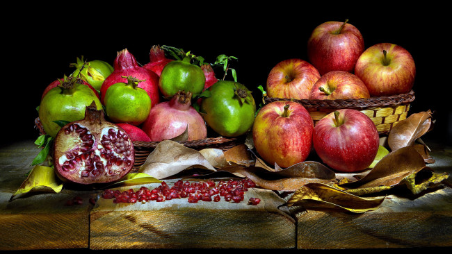 Обои картинки фото еда, фрукты,  ягоды, гранаты, яблоки