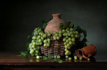 Картинка еда виноград корзина кружка кувшин натюрморт