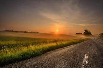 обоя природа, дороги, утро, рассвет, пейзаж, дорога, туман, солнце