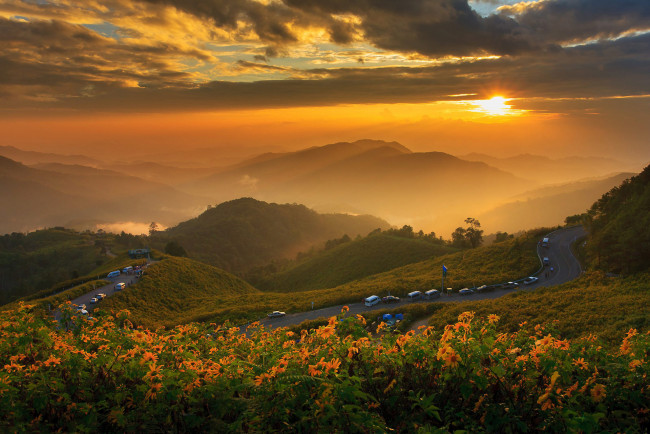 Обои картинки фото природа, восходы, закаты, солнце, дорога, таиланд, цветы, закат, облака, пейзаж, горы