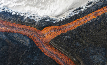 Картинка природа стихия река склон лава снег вулкан гора толбачик